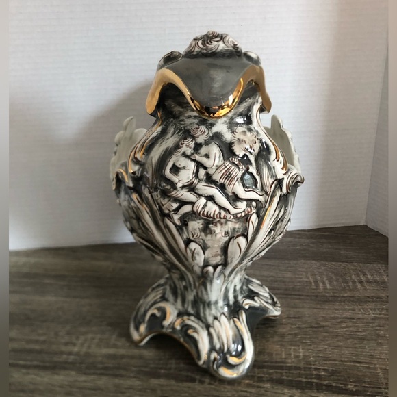 Vtg ELPA Alcobaca Cherub Vase - Picture 5 of 14